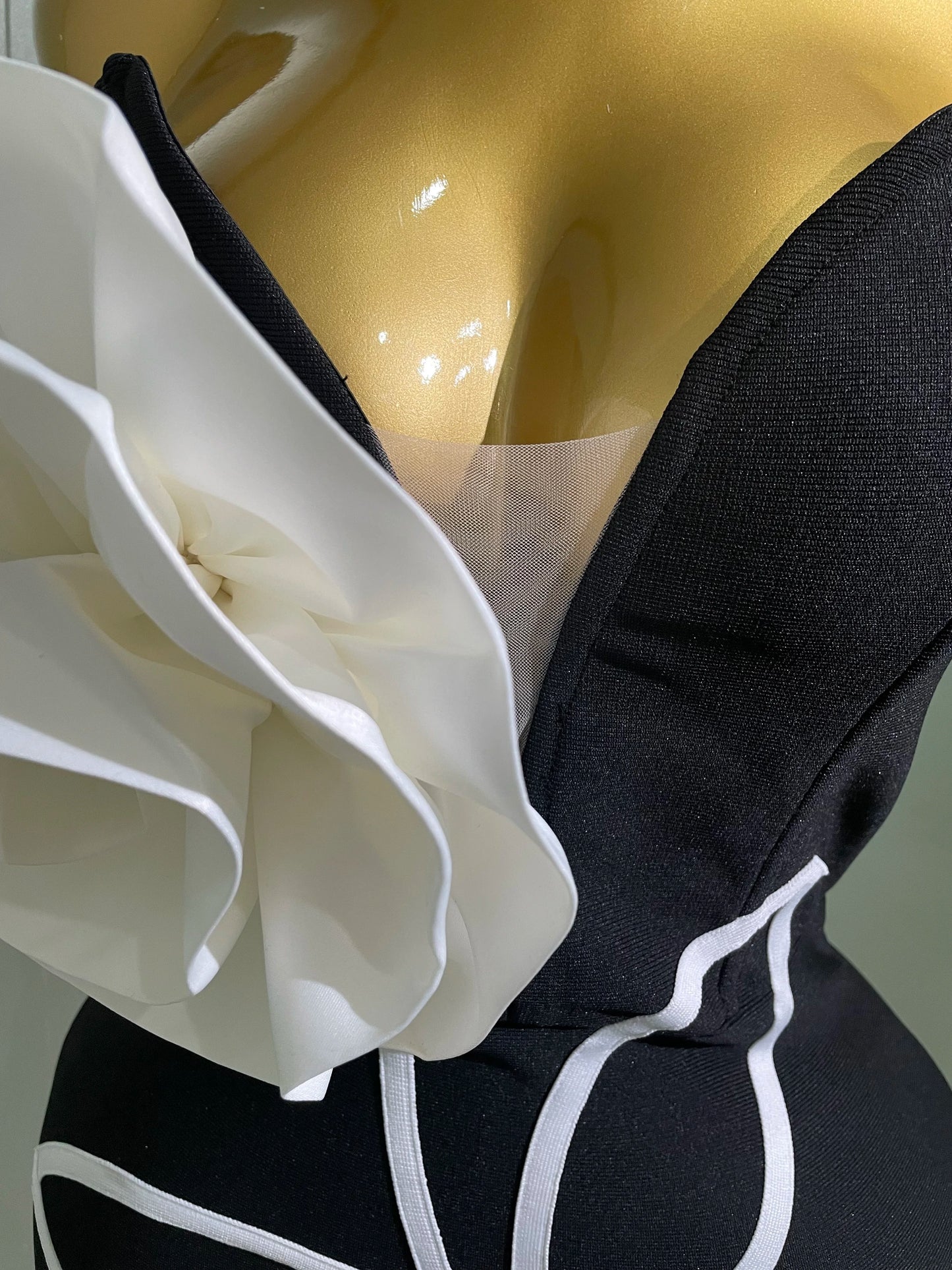 Women 2025 New Sexy Off Shoulder White Flower Black Mini Bodycon Bandage Dress Luxury Celebrity Evening Club Elegant Party Gowns