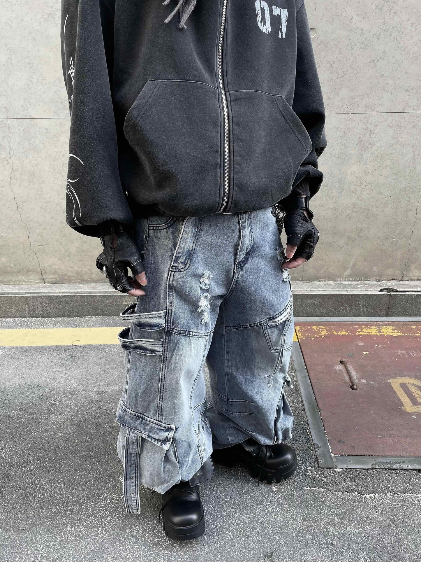 Heavy Industry Multi-pocket Ripped Ribbon Design Straight Jeans