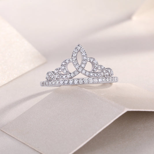 Crown Diamond Ring Luxury And Stylish Moissanite Silver Ring
