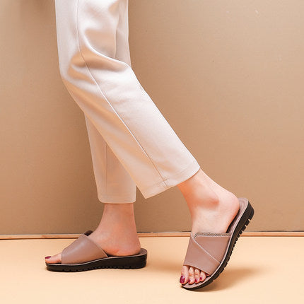 Wear Soft Bottom Non-slip Middle-aged Flat Bottom Middle-aged Sandals