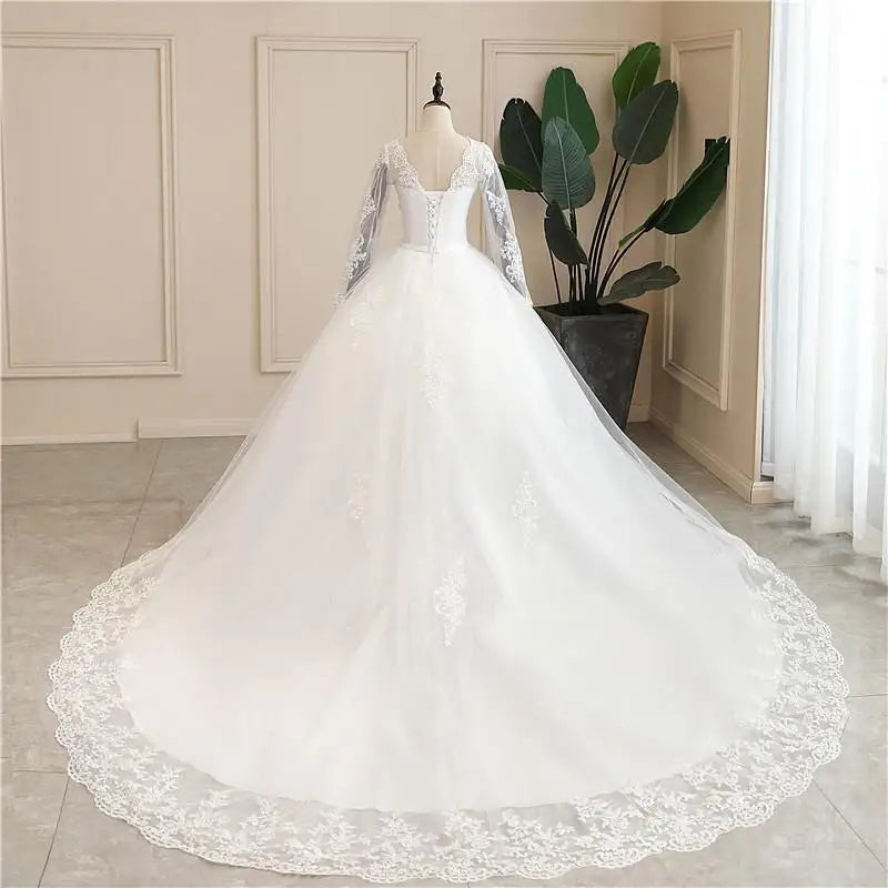 Wedding Dress 2019 The Elegant Half Sleeve Sexy V-neck Court Train Ball Gown Princess Vintage Lace Wedding Dresses Plus Szie
