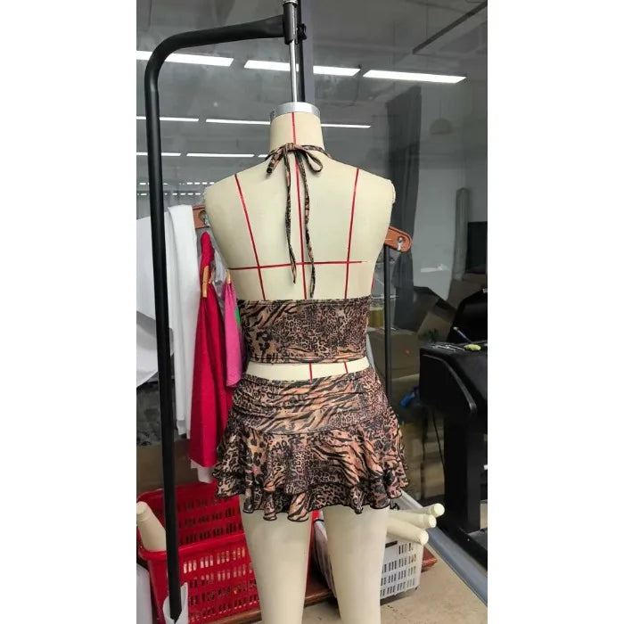 New Women's Skirt Set Neck Hanging Sexy Spicy Girl Low Waist Leopard Print Backless Vest Deep V Popular Street Suit 2025 &2026