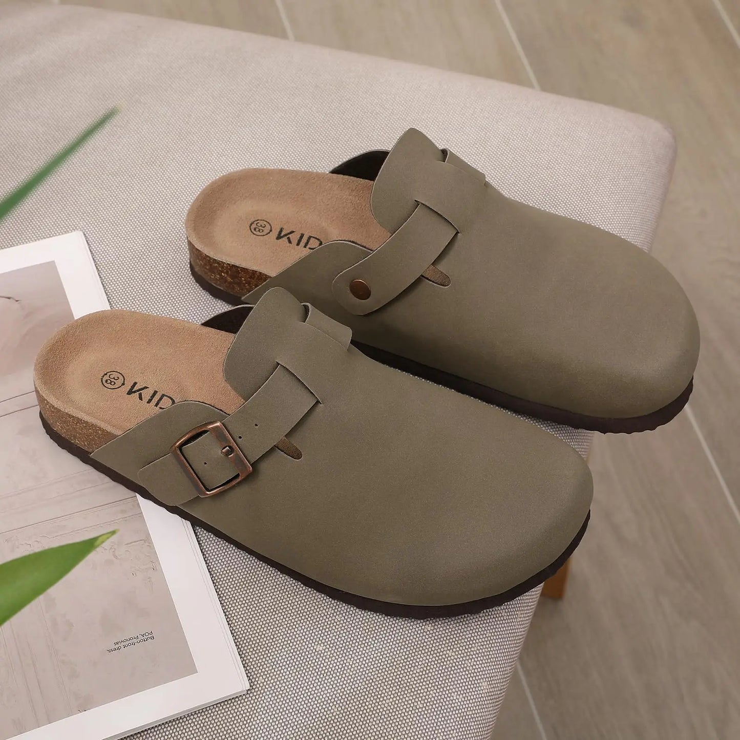 Comwarm Men Suede Clogs Slippers Classic Cork Footbed Mules Women Cozy Fashion Clogs Shoes With Arch Support Men Beach Sandals