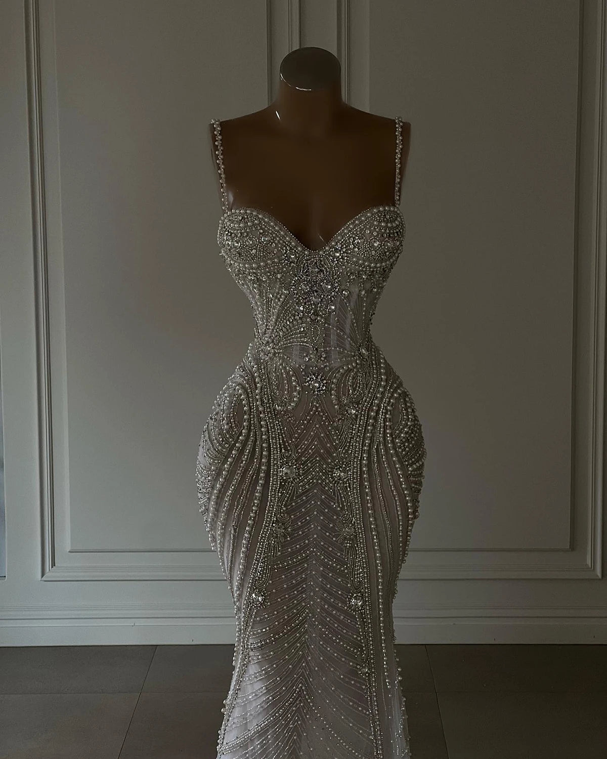 Gorgeous Mermaid Spaghetti Strap Prom Dress More Pearls Crystal Beading Evening Dress V-Neck Customized Party Gown