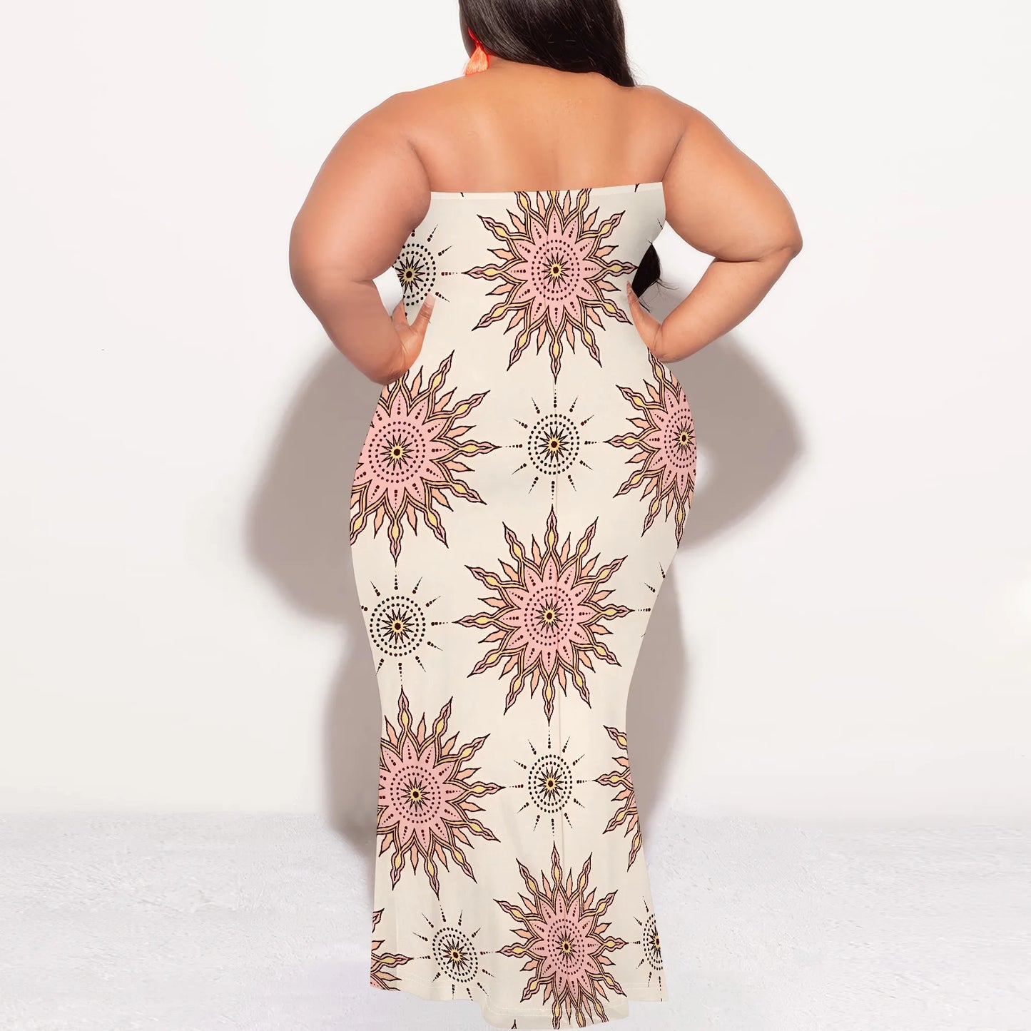 Plus Size Strapless Maxi Dress with Stylish Gold Geometric Design, Modern and Trendy