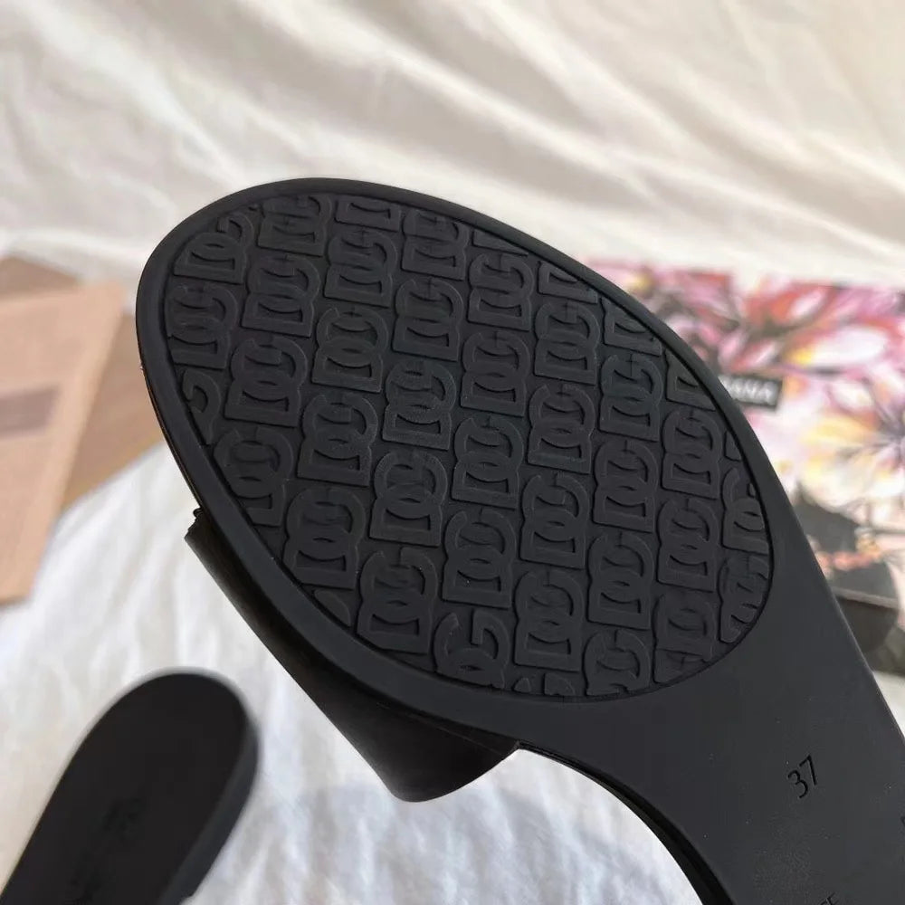 Women's Slippers New Summer Thick sandals One-word Toe Flat Beach Jelly Women's Shoes Large Size