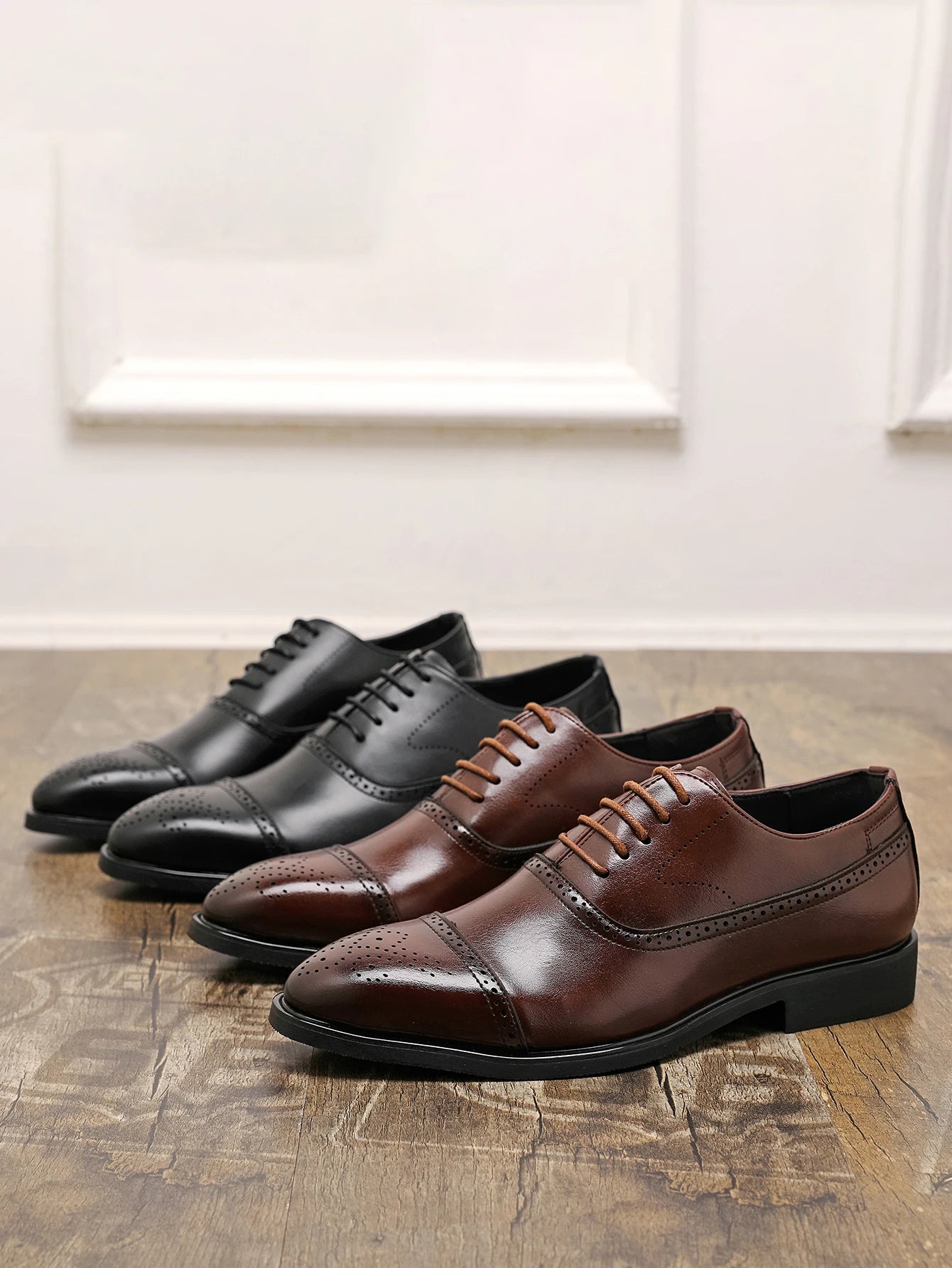 Oxfords Men Shoes Red Sole Fashion Business Casual Party Banquet Daily Retro Carved Lace-up Brogue Dress Shoes