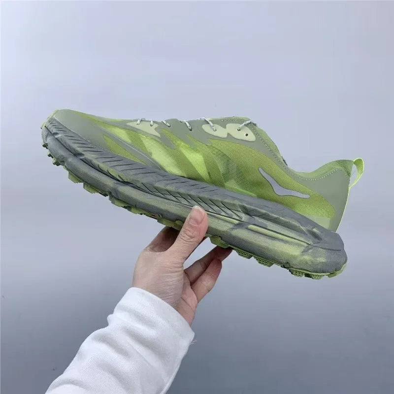 Low-Top Casual Running Shoes Unisex Breathable Mesh Shock Absorption Cross-country Sports Shoes EVA Insole from Mainland China
