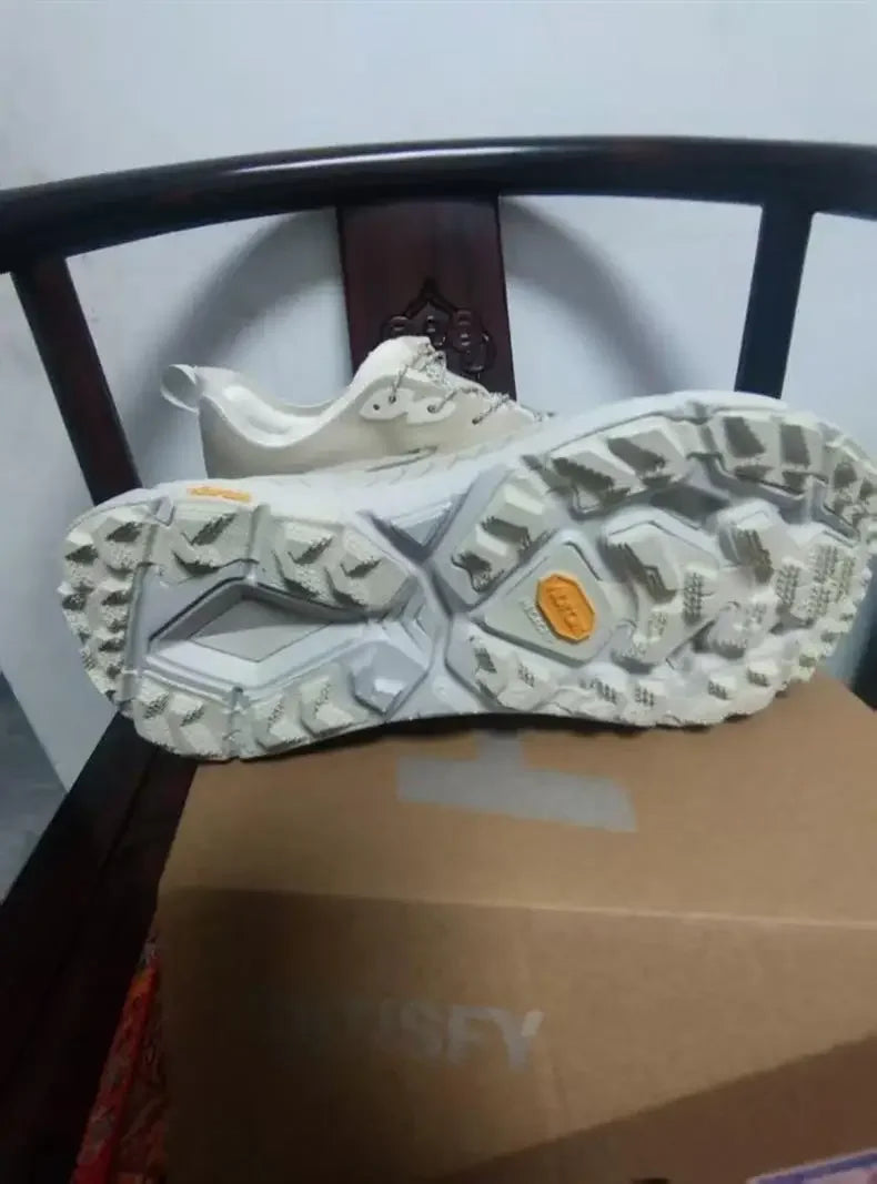 Low-Top Casual Running Shoes Unisex Breathable Mesh Shock Absorption Cross-country Sports Shoes EVA Insole from Mainland China