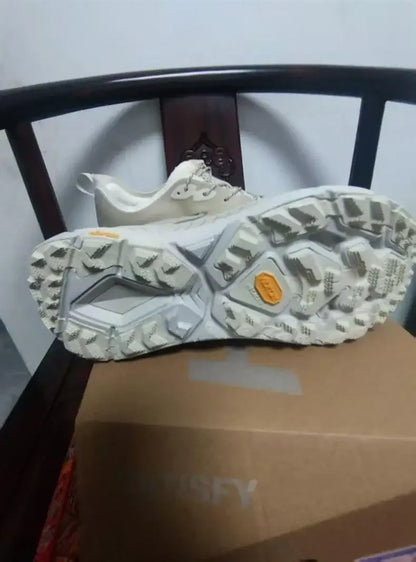 Low-Top Casual Running Shoes Unisex Breathable Mesh Shock Absorption Cross-country Sports Shoes EVA Insole from Mainland China