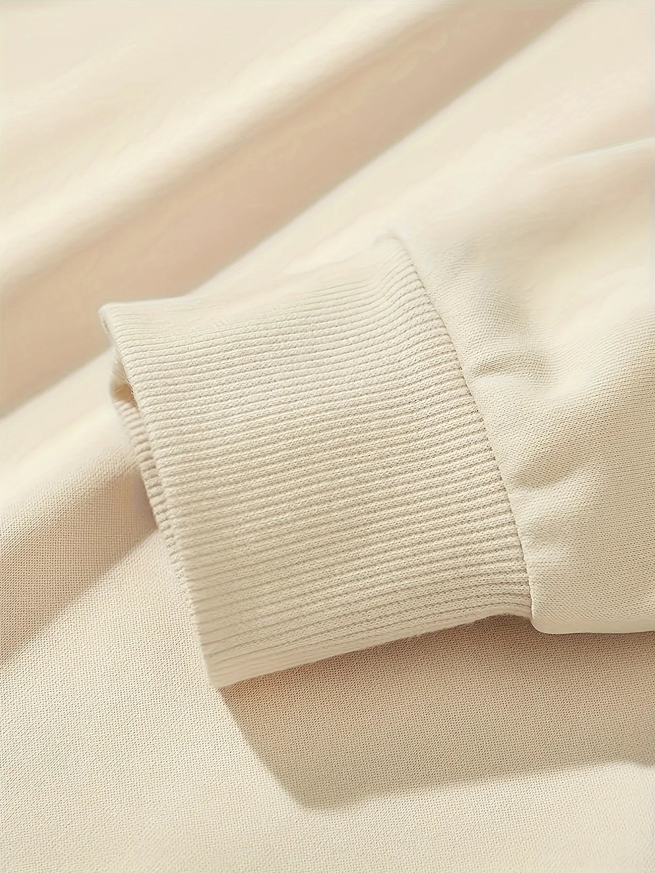 Men's autumn and winter thick velvet warm and fashionable casual loose Paris print round neck long sleeved pullover