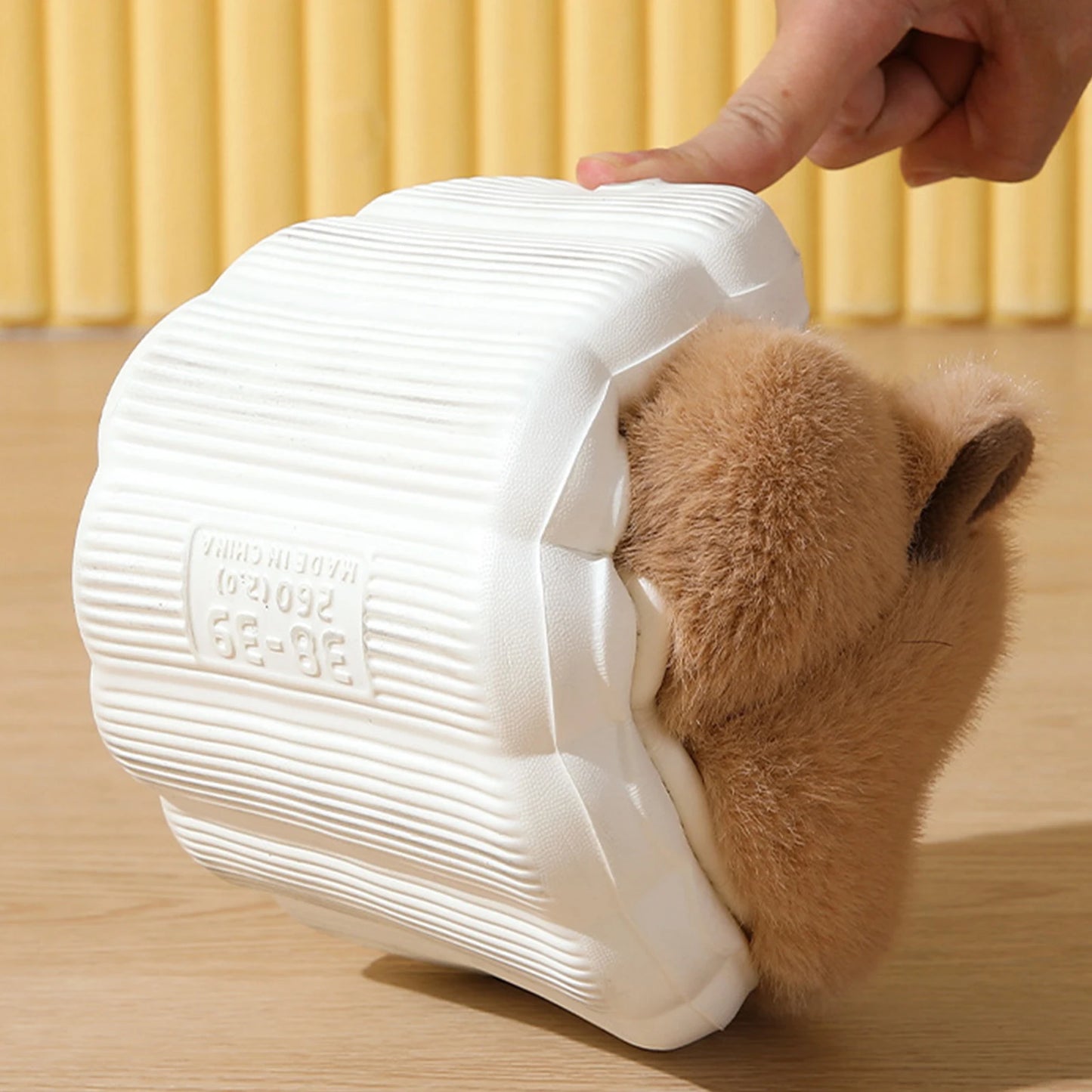 Capybara Flat Thermal Slippers Anti Slip Warm Slip-On House Shoes Half-Covered Soft Plush Slippers for Winter Autumn