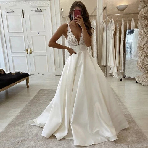 Customized V-Neck Wedding Dresses Vestido De Noiva Sexy Backless Applique Court Train Button Back Formal Princess Bride Dress