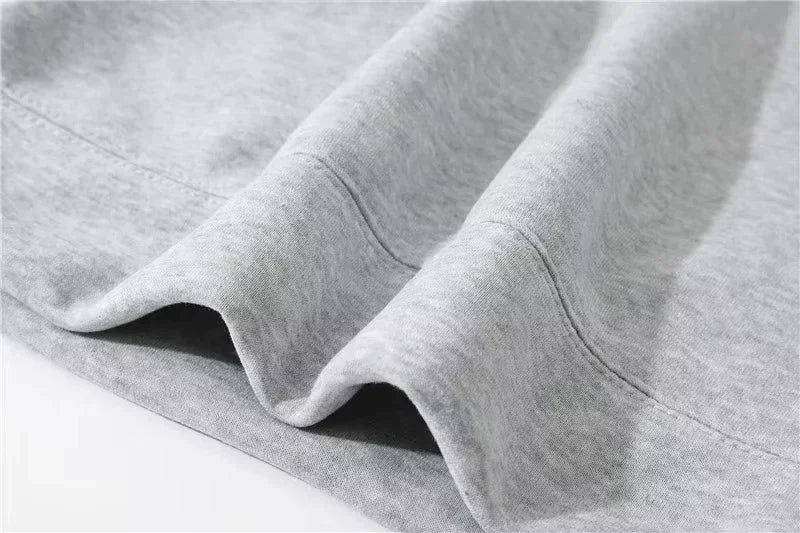 Men's hooded sweatshirt for autumn and winter warm and windproof comfortable long sleeved top jogging hooded sweatshirt hoodie