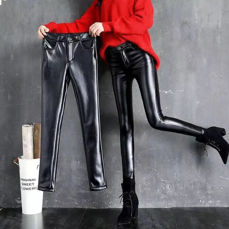 Cashmere PU Leather Pants Women's Autumn/Winter 2026 Thickened and Fleece High-Waisted Slim Fit Tight Warm Pants Leggings Black