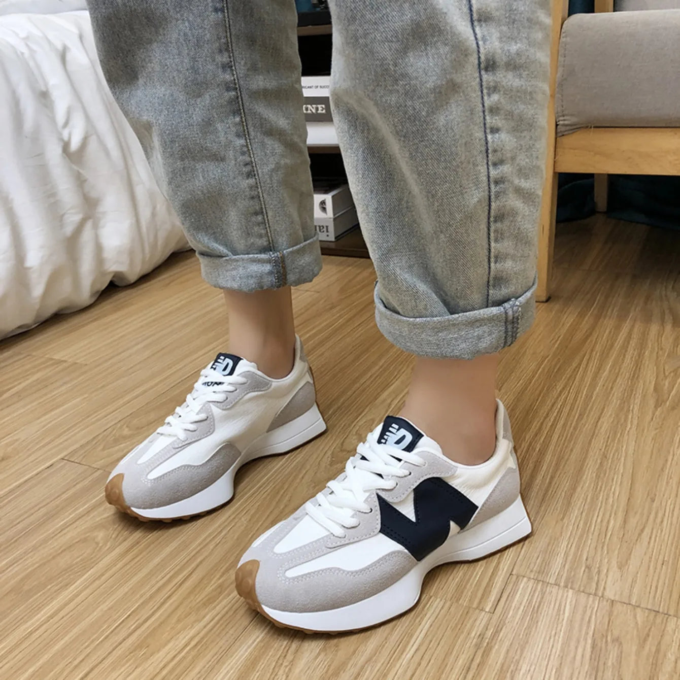 New Women's Causal Sneakers Summer Shoes Woman Fashion Breathable Lace Up Sports Shoes for Women Platform Walking Designer Shoes