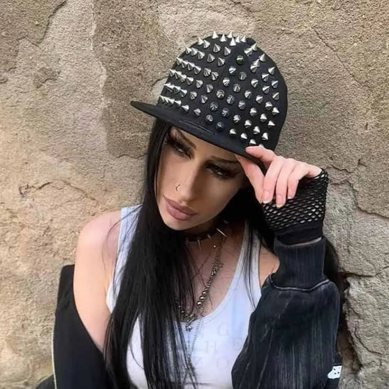 Street style rivet baseball cap for men and women,sun protection hat suitable for outdoor sports in spring and summer,adjustable