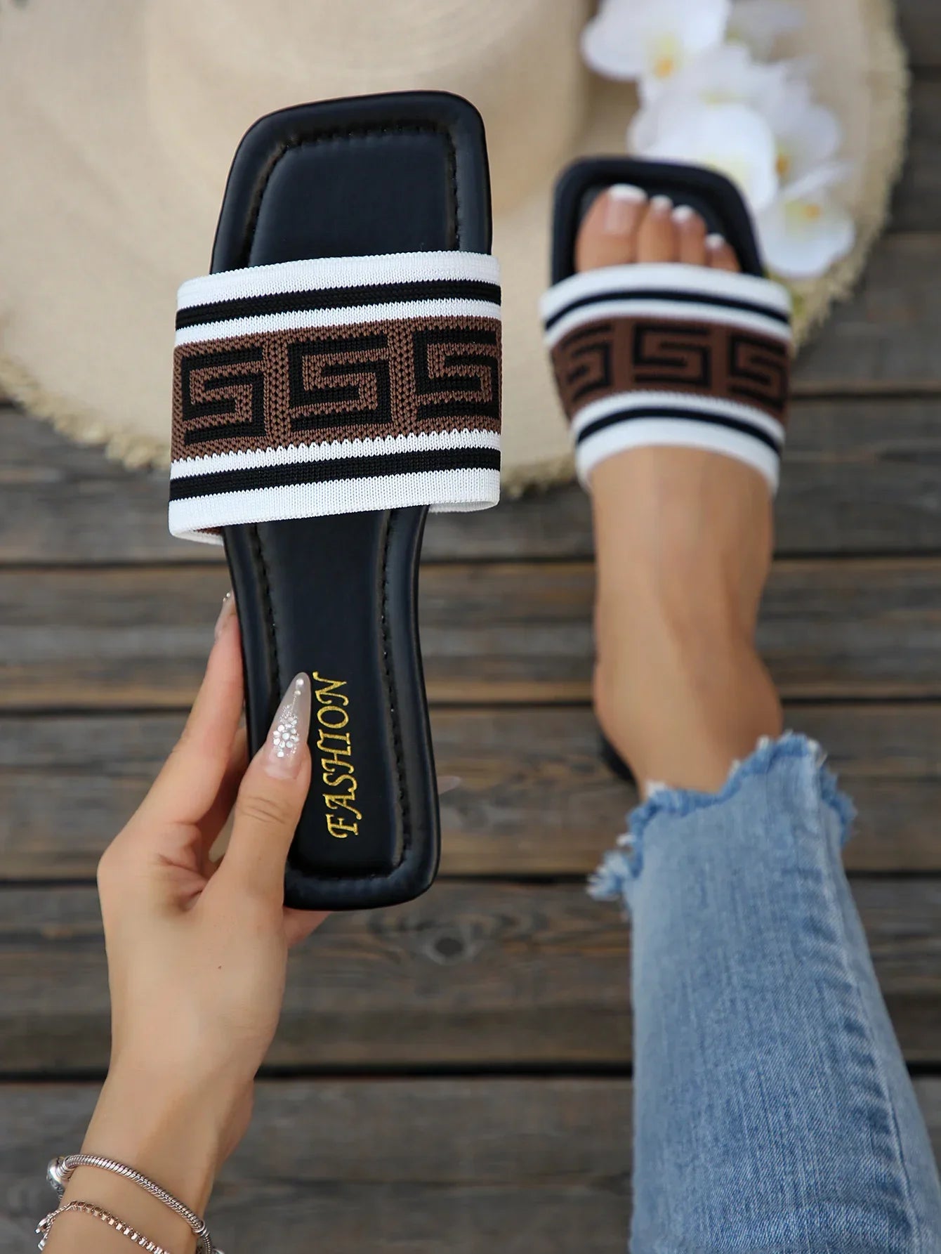 Fashionable Classic Simplicity Sandals Slides Women New Slippers Cloth Cover Letter Outdoor Casual Flat Bottom Slippers Women