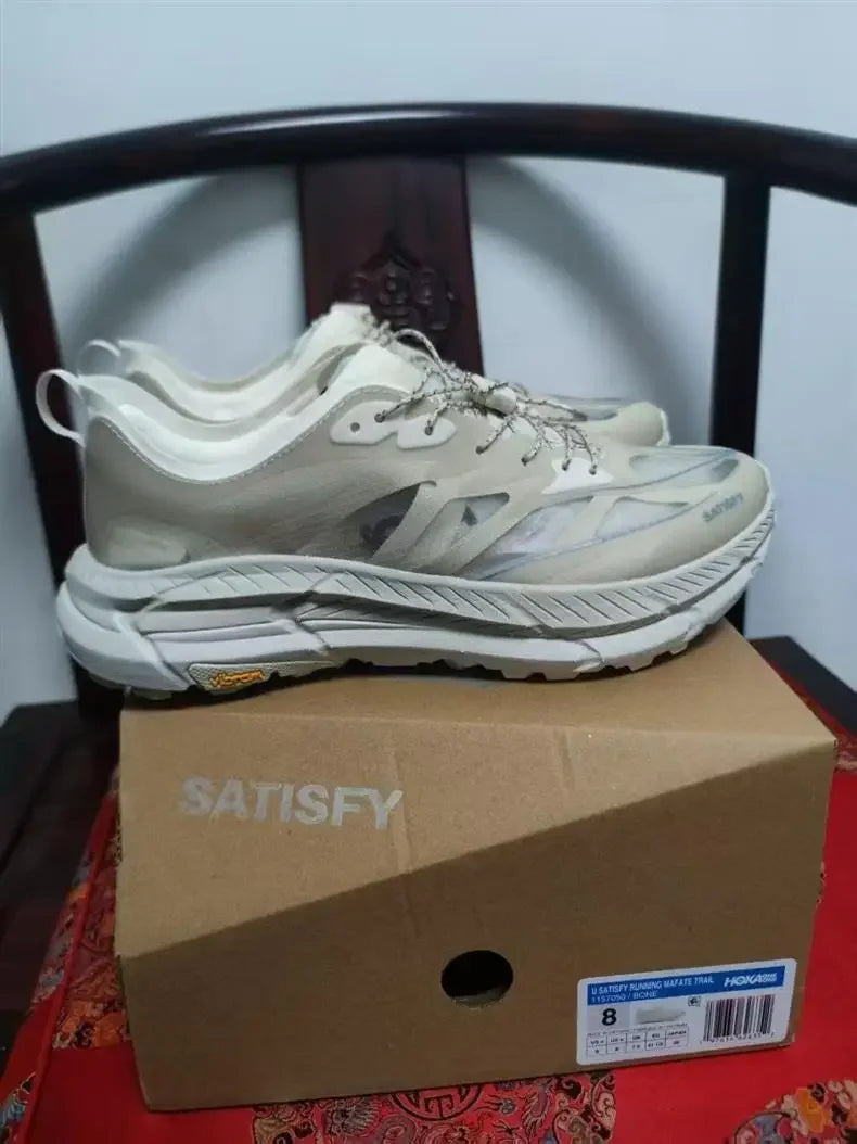 Low-Top Casual Running Shoes Unisex Breathable Mesh Shock Absorption Cross-country Sports Shoes EVA Insole from Mainland China