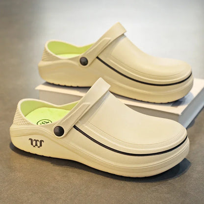 A Pair of Men's Casual Shoes, Waterproof and Oil-Proof, Low-Top Non-Slip Chef Shoes, Wear-Resistant and Non-Slip Men's Shoes