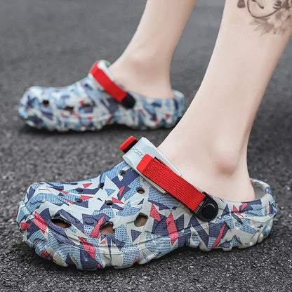 New Men's Clogs Slippers Sandal Men Garden Shoes Flat Camouflage Sandals Male Sneakers Outdoor Flip Flops Home Clogs