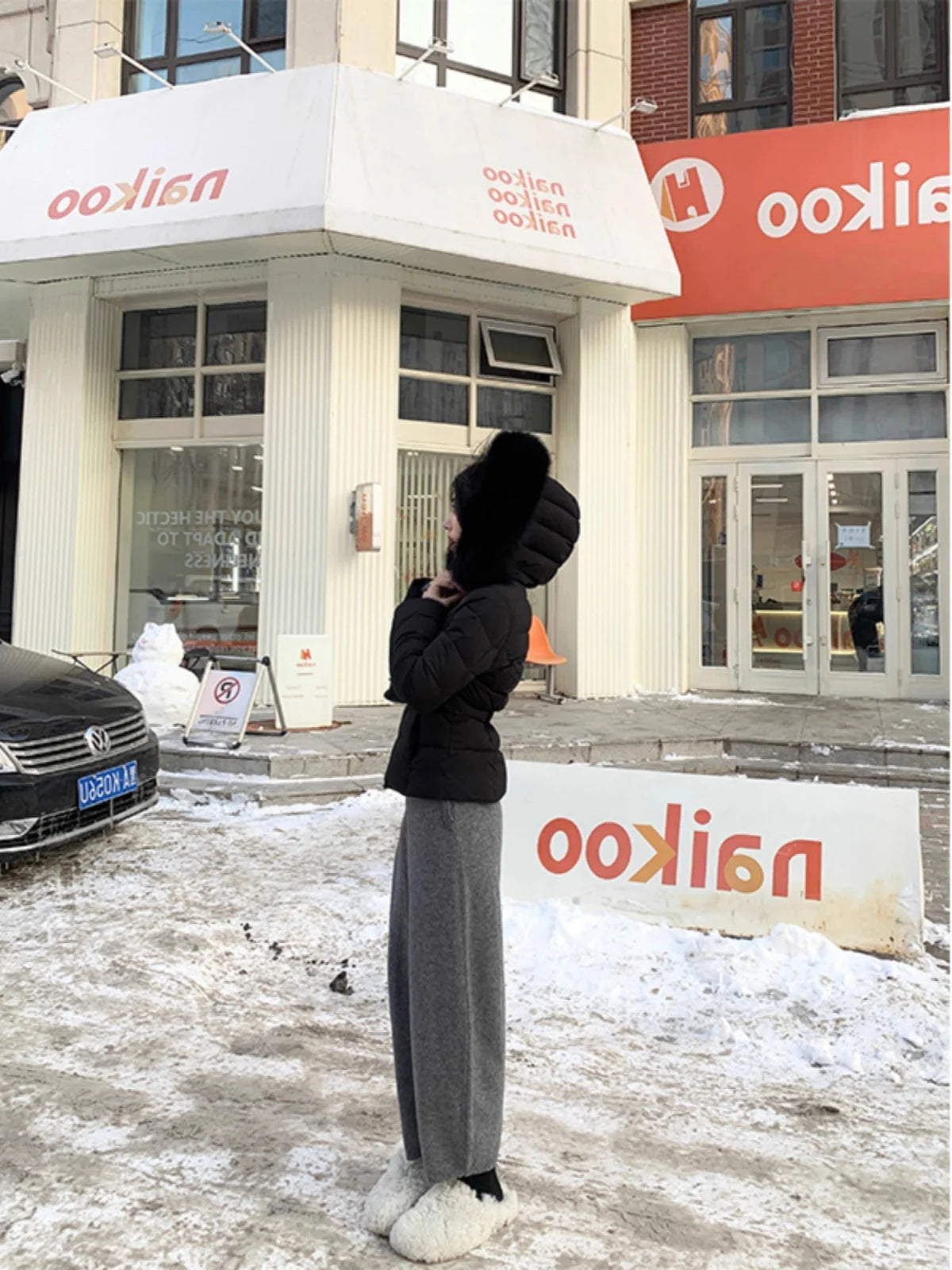 White Large Fur Collar down Jaet Women's 2025 Winter New Design Ultra Slim Lightweight Hooded White Du down Outerwear