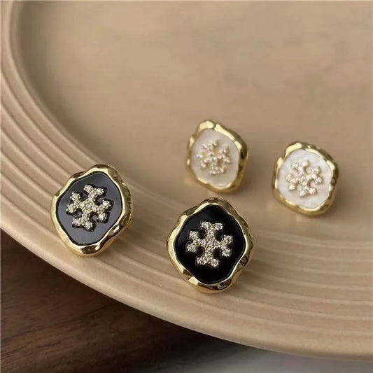 New Simple Delicate Snowflake Stud Earrings For Women 925 Silver Needle Ear Piercing Body Jewelry Daily Wear Jewelry Girls Gift