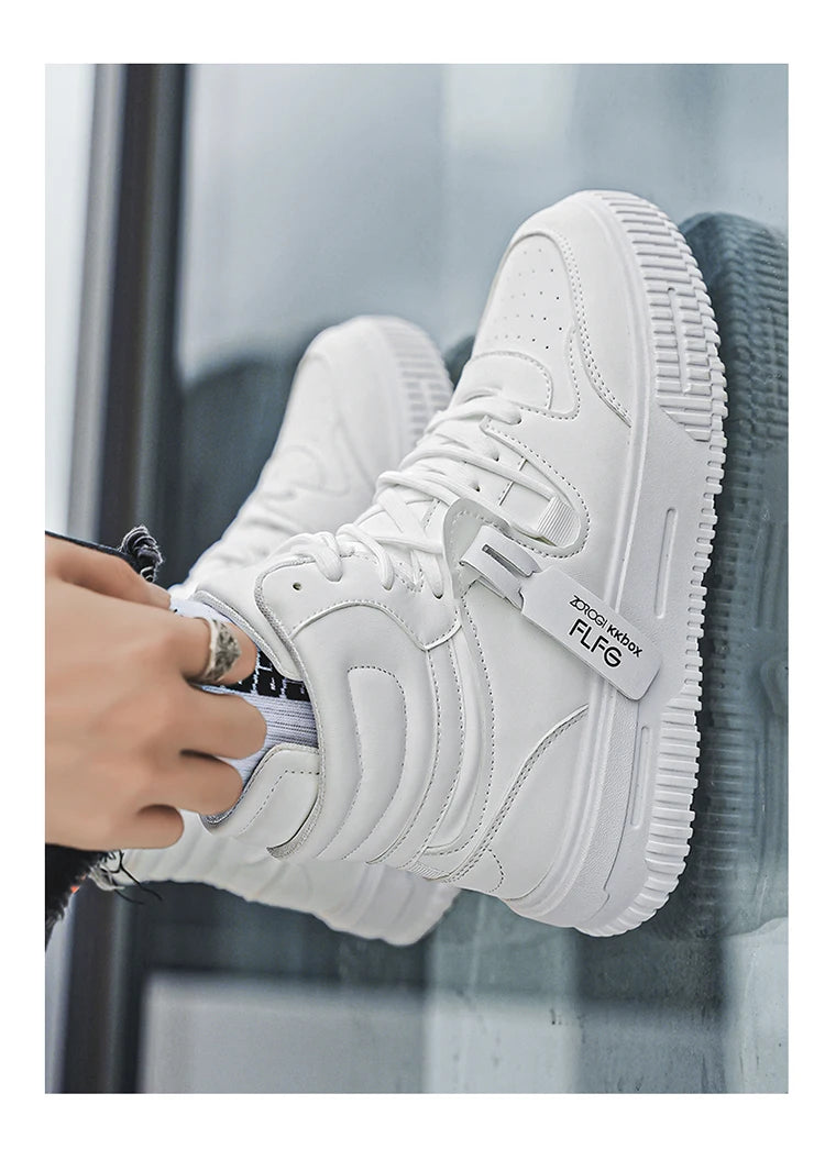 New Fashion Casual Sneakers High Top Skateboard Shoes Student Boots Men and Women Trend Wear Resistant Two-color Couples