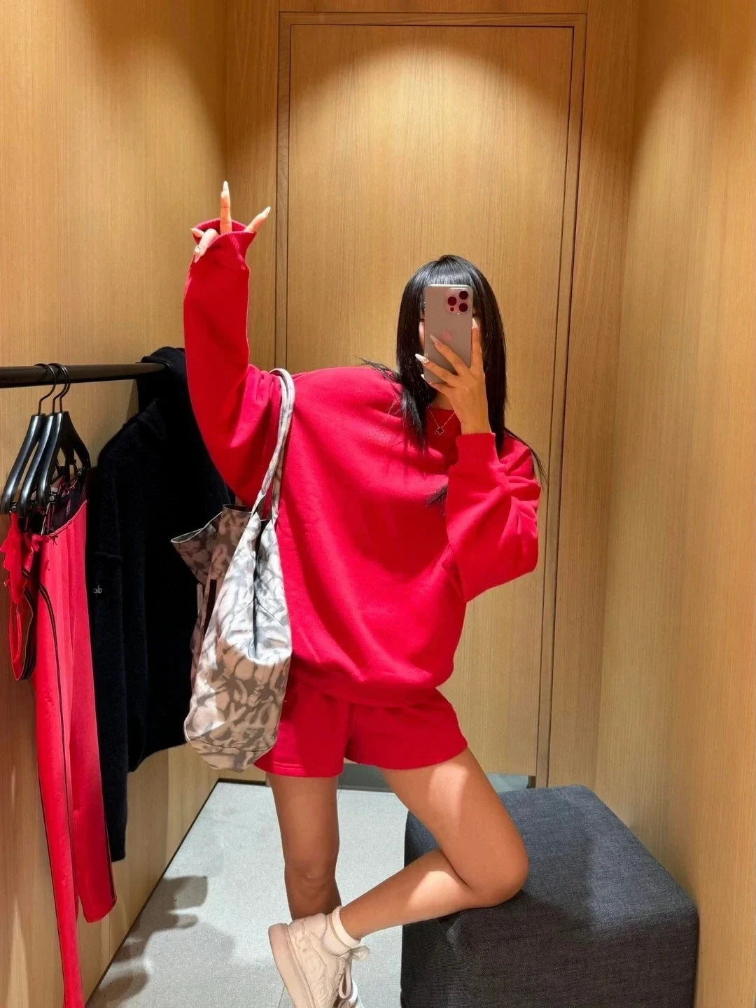 Autumn Women's Sweatshirts Casual New Loose Long-sleeved Pullovers Women Solid Color Black Sports Crew-neck Hoodies Gym Tops