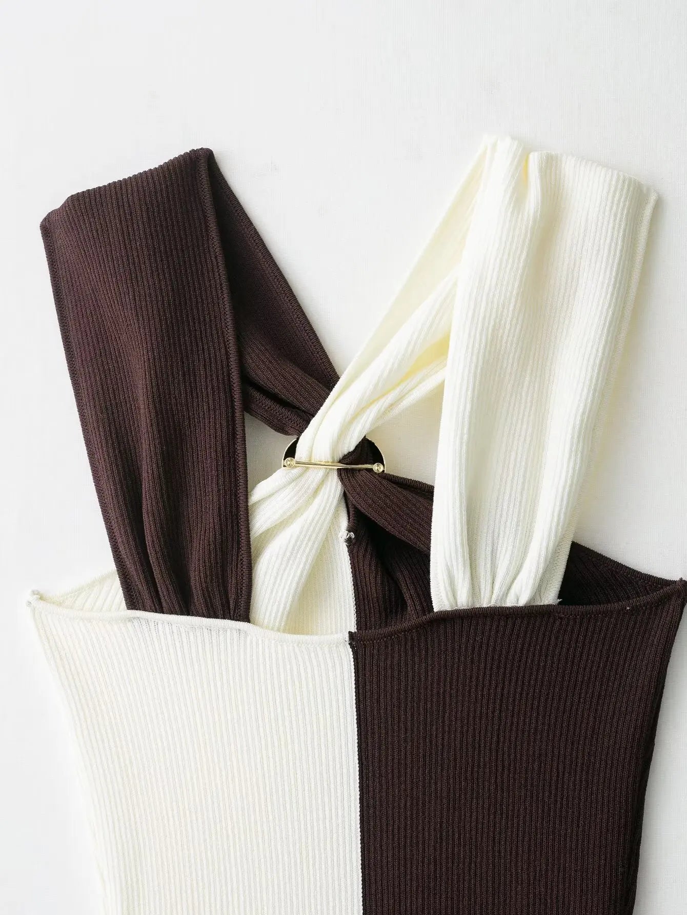 HH 2026 Women's Summer New Fashion Chic Knitted Tops Hang-Neck Collar Sleeveless Backless Female Sexy Short Tops 2 Color