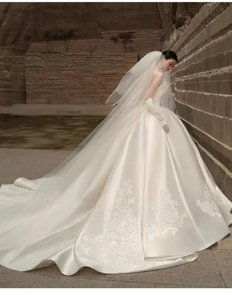 Satin Light Wedding Dress French Strapless Sleeveless Main Yarn High-end Heavy-duty Plus Size Outdoor Yarn For Brides Customized