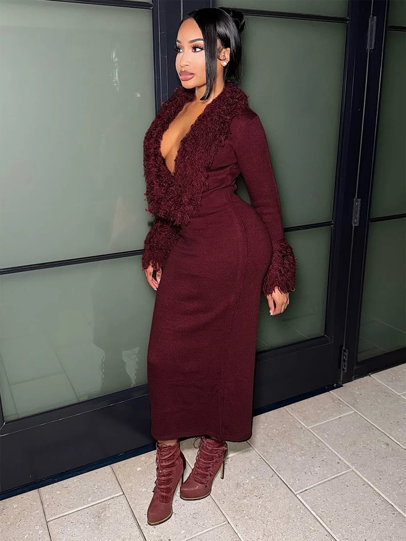 Cutenew Knit Deep V-Neck Furry Tassel Dress Women Winter Trend Sexy Elegant Peach Hip Christmas Party Stretch Slim Bodycon