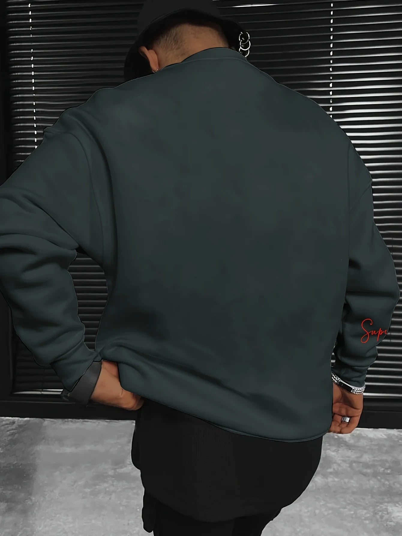 Men's autumn and winter fashionable casual loose freedom letter graphic printed long sleeved round neck sweatshirt