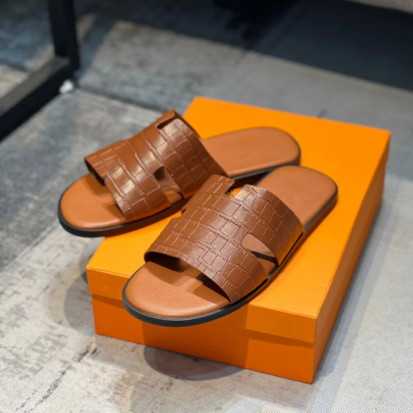2025 Slipper Designer Mens Slides Flat Summer Sandals Sandale Shoes Ladies Classic Brand Casual Woman Outside Beach Slippers
