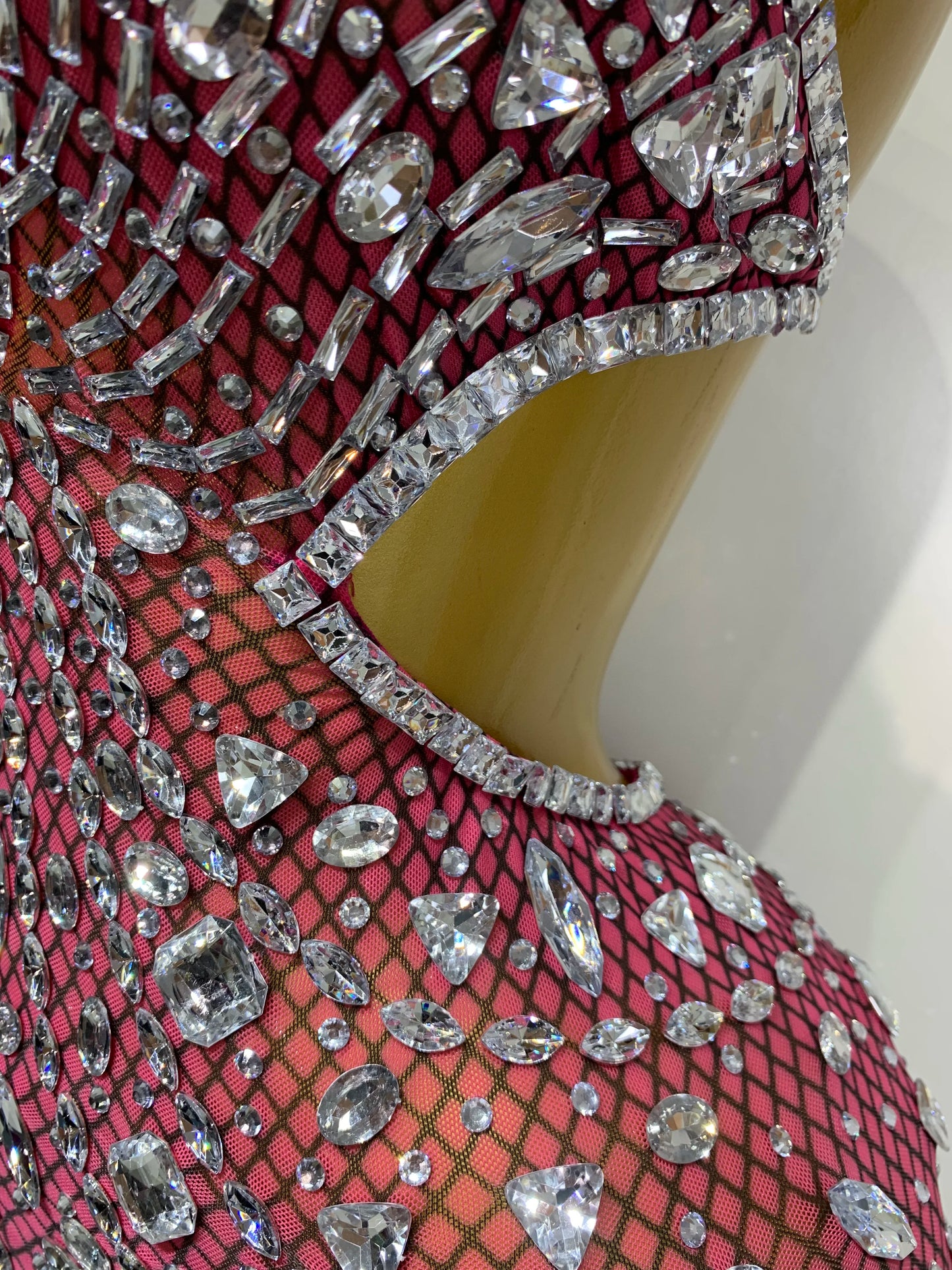 Sexy Sparkly Diamond Backless Short Dress 2025 Women Sleeveless Mesh See Through Evening Birthday Gown Singer Stage Outfit