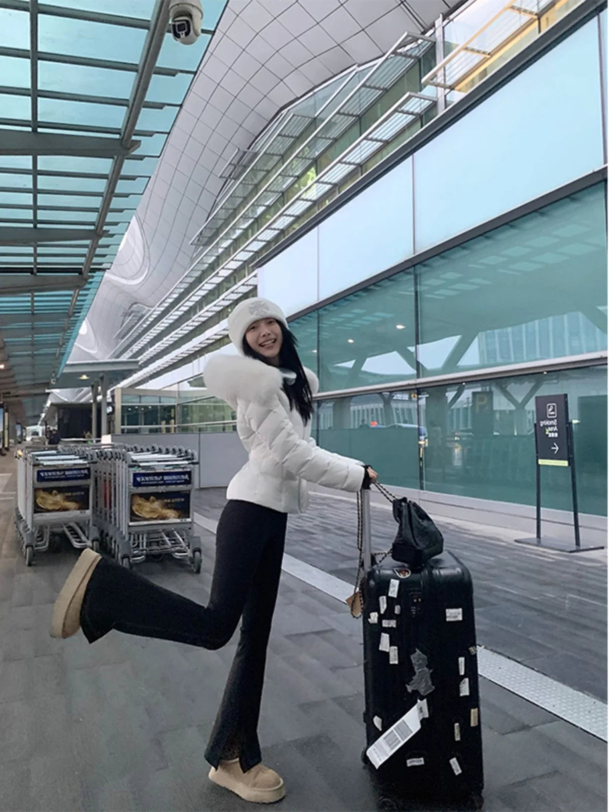 White Large Fur Collar down Jaet Women's 2025 Winter New Design Ultra Slim Lightweight Hooded White Du down Outerwear