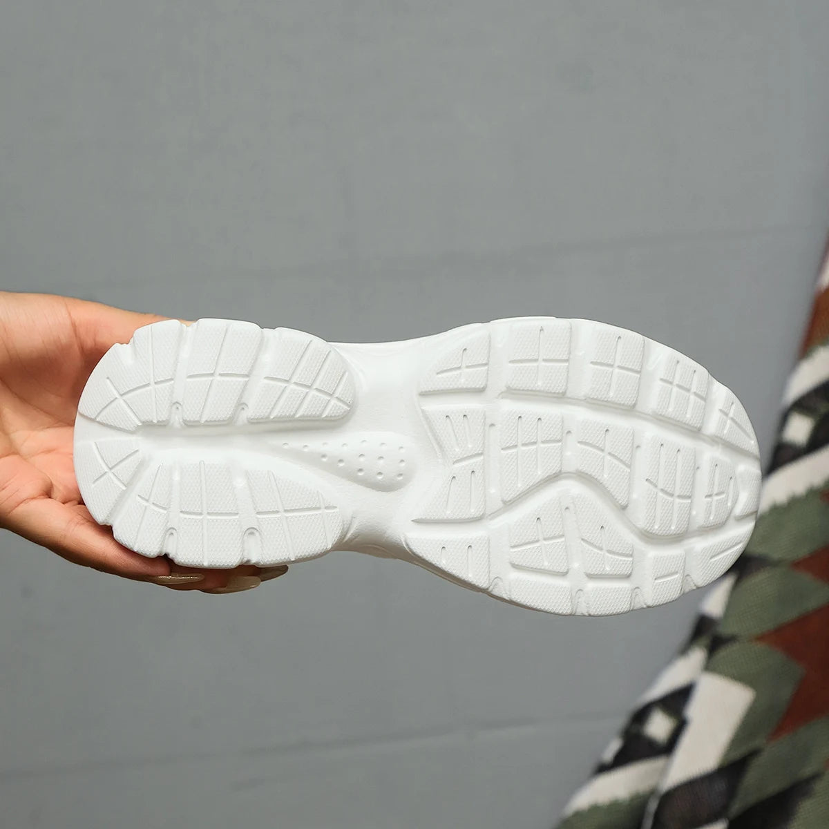 Plus Size Mesh Breathable Women's Shoes Slip-On Slip-On Shoes Women's Soft Sole Lightweight Work Shoe Buckle Strap White Sports Shoes Shallow Mouth Thick Sole Shoes 35-42