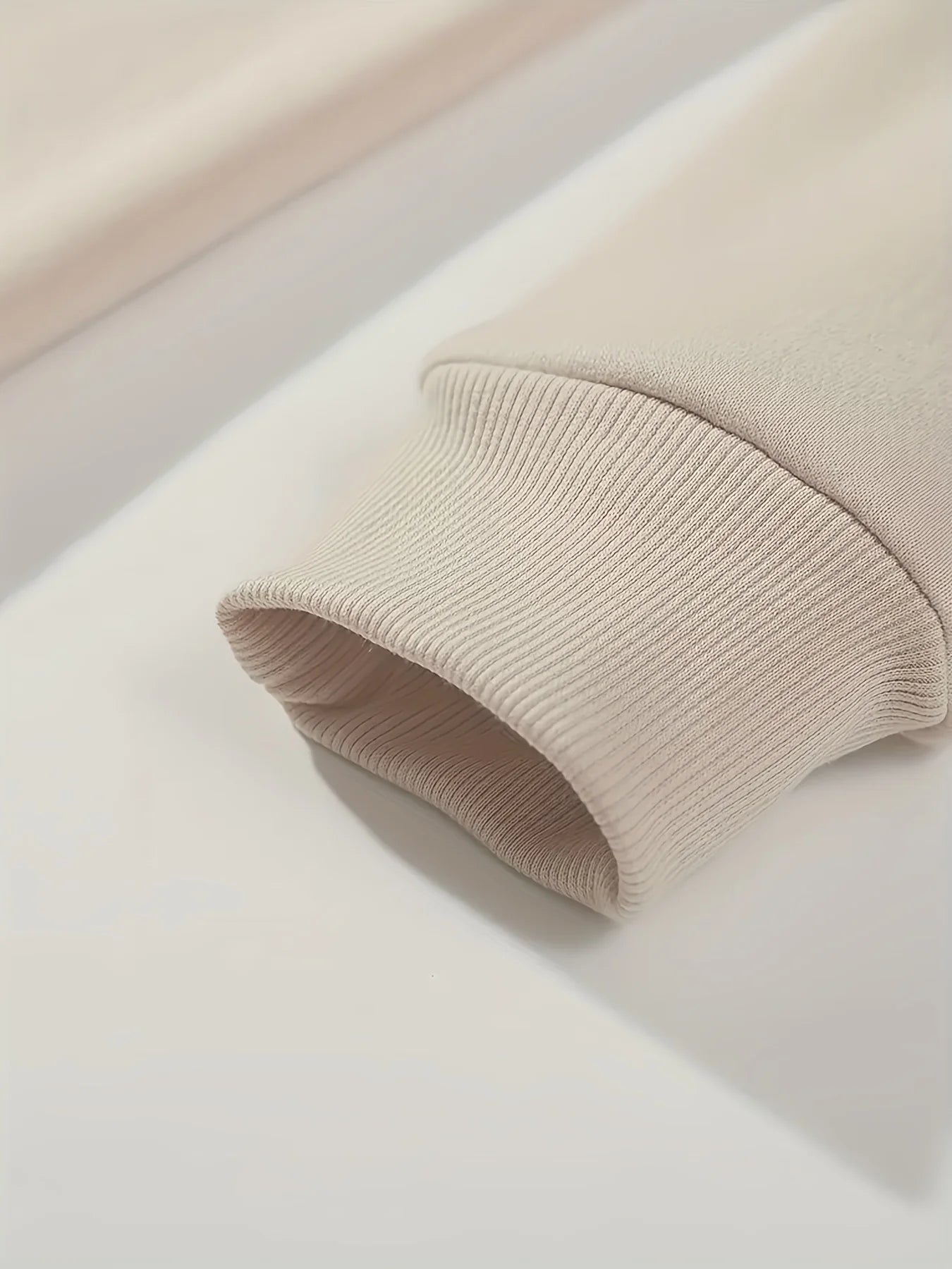 Men's autumn and winter fashionable casual loose FACE THE FUTURE graphic printed long sleeved round neck sweatshirt