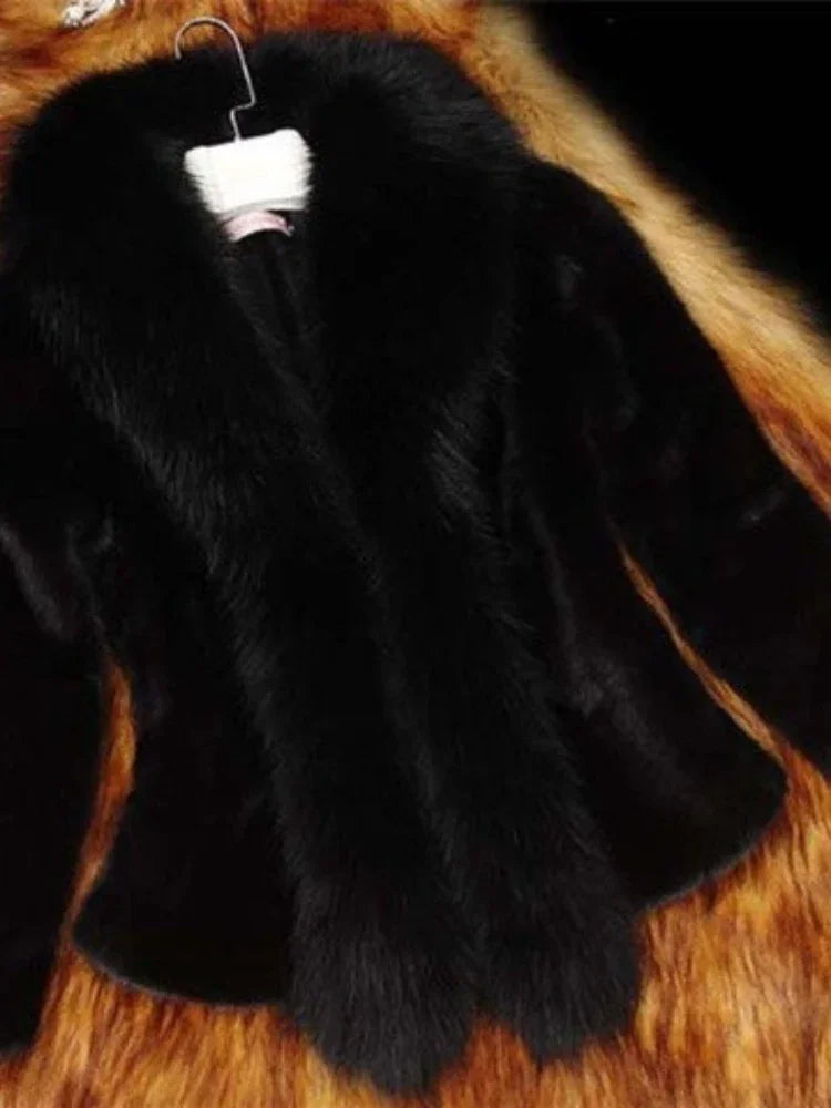 Women's Fur Coat Winter New Imitation Fox Fur Collar Long Sleeves Short Jacket Korean Fashion Slim Fit Thickening Warm Coats