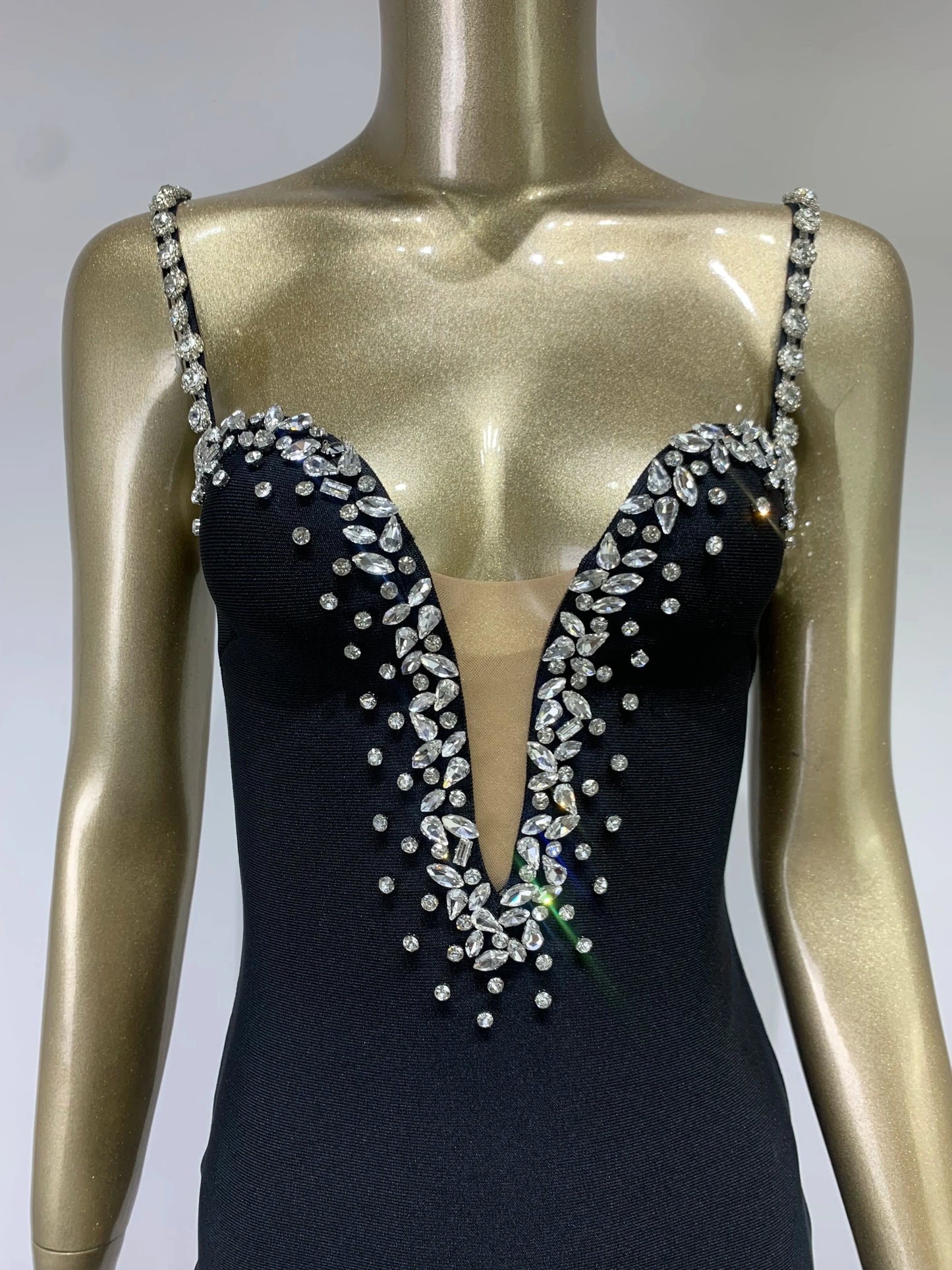 Women's Sexy V Neck Beading Diamonds Black Mini Bodycon Bandage Dresses 2024 Summer Fashion Elegant Evening Cocktail Party Dress