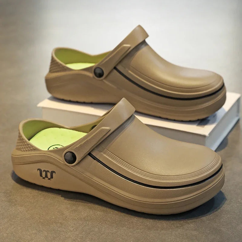 A Pair of Men's Casual Shoes, Waterproof and Oil-Proof, Low-Top Non-Slip Chef Shoes, Wear-Resistant and Non-Slip Men's Shoes