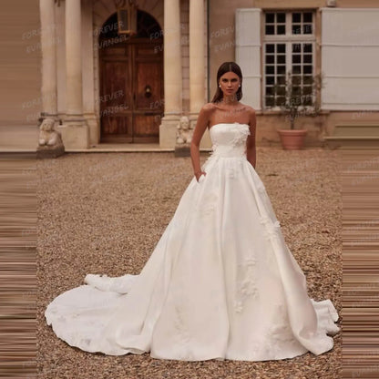 Luxury Wedding Dresses A Line Woman's Elegant Appliques Sleeveless Strapless Bride Gowns TULLE Customized 2025 Vestidos De Novia
