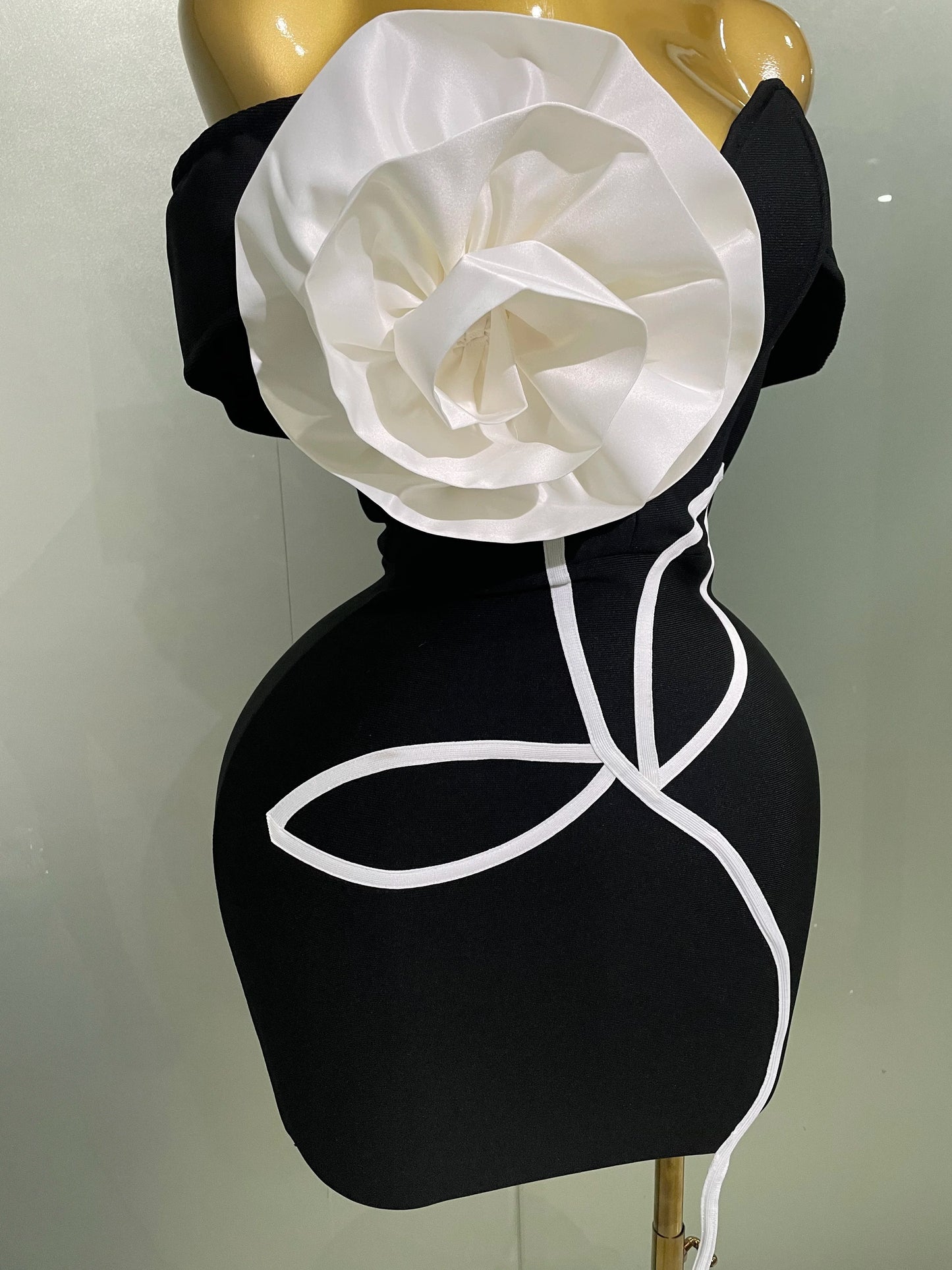 Women 2025 New Sexy Off Shoulder White Flower Black Mini Bodycon Bandage Dress Luxury Celebrity Evening Club Elegant Party Gowns