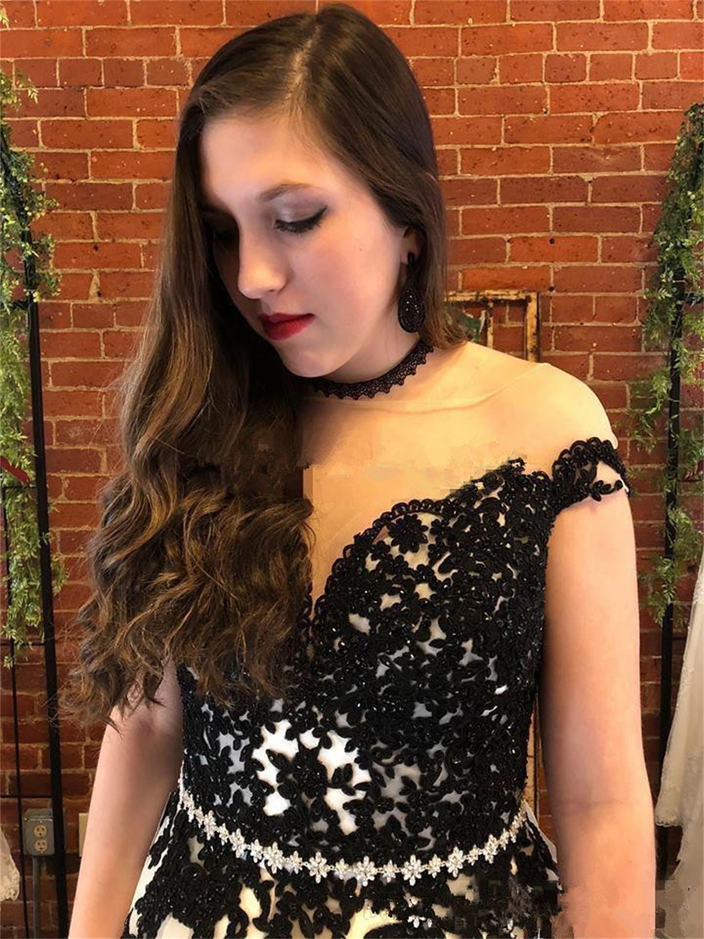 Wedding Dress Gala Dresses Woman Customized for Party Dresses for Prom Line A Black Decal White V Collar Evening Gown Luxury