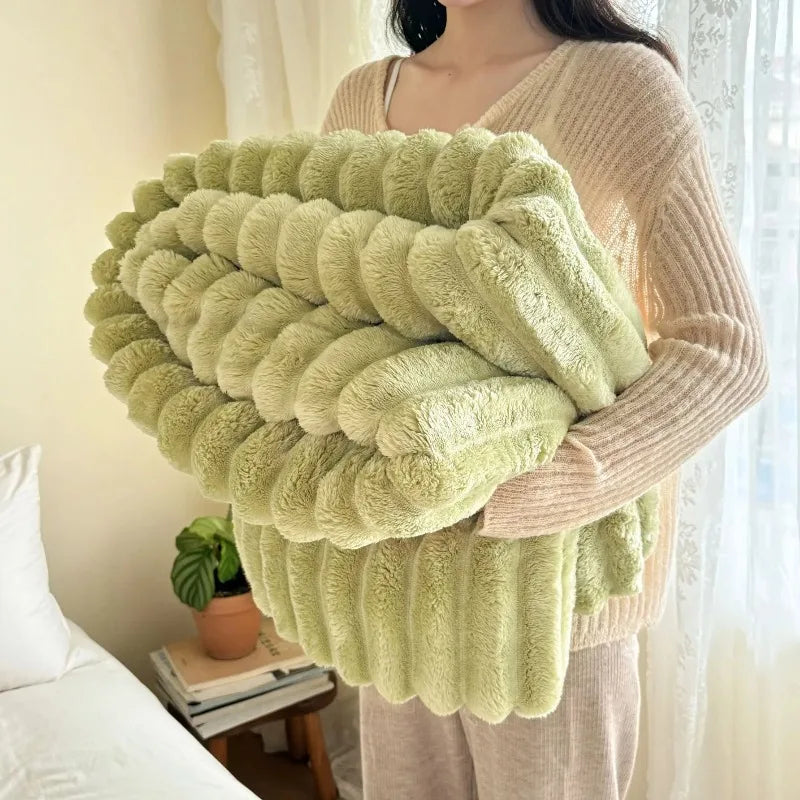 Thickened Material Suitable for Bedroom 1 Piece of Plush Blanket with Wide Terms, Solid Color Multifunctional Flannel Blanket
