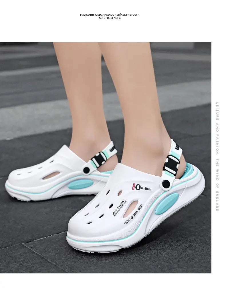 New Classic Summer Clogs Men Slipper Breathable Garden Shoes EVA Outdoor Comforty Beach Slides Home Sandals Antiskid Slippers