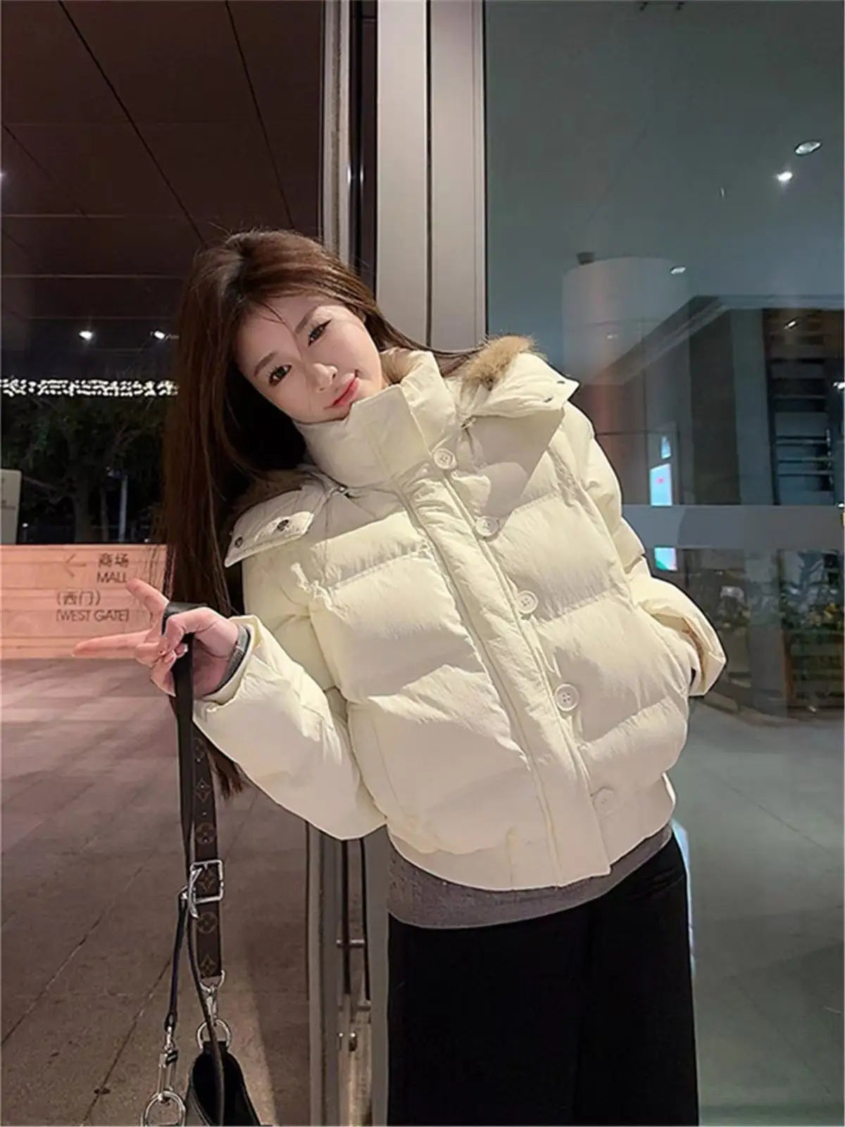 Autumn Winter Fur Hooded Jacket Women Outerwear Thick Dowon Cotton Padded Slim Short Parkas Female Cropped Puffer Bubble Coat