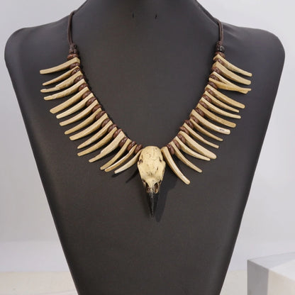 1 piece of vintage Viking crow skull coconut shell necklace - resin animal shaped irregular long teeth, Gothic style jewelry,