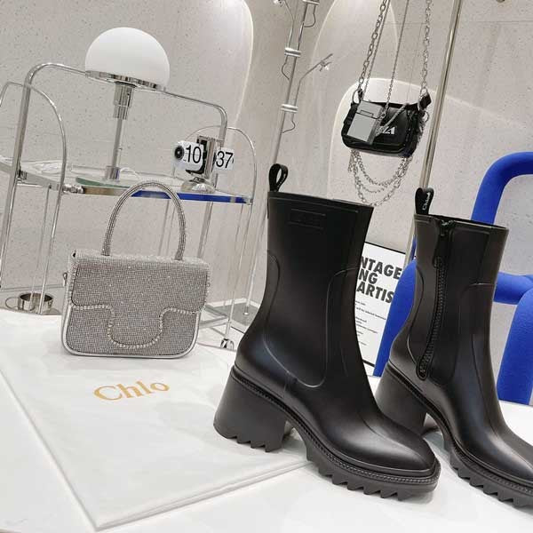 Short Rain Boots With Letters And Non-Slip High Heels